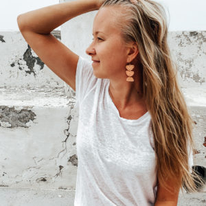 Terhi-macrame-earrings-coral